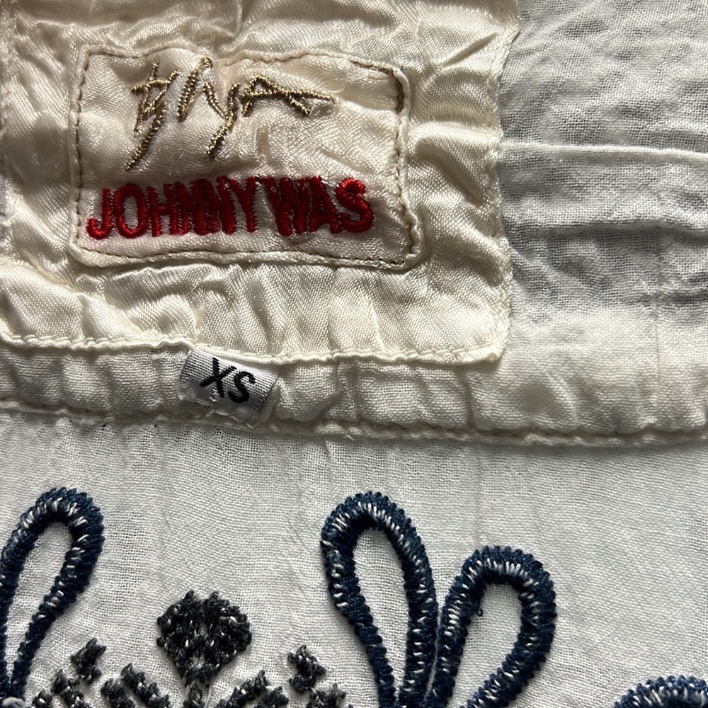 Johnny Was top - Picture 2 of 4